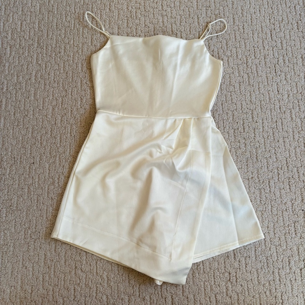 NWT Princess Polly Romper